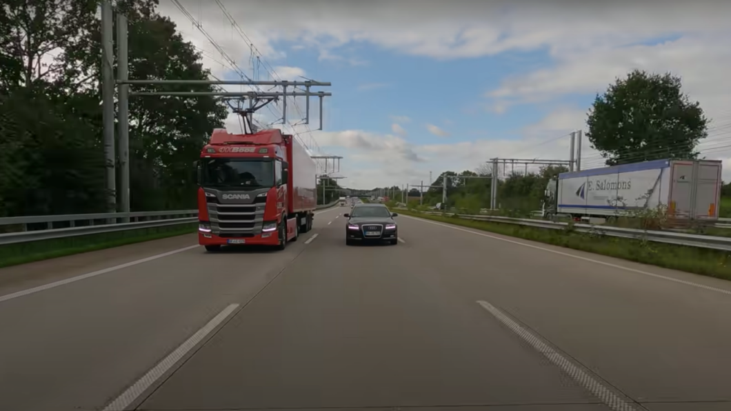 目前這套系統已經測試兩年的時間，不過要在全德國的高速公路都舖設的話也是一個大工程。