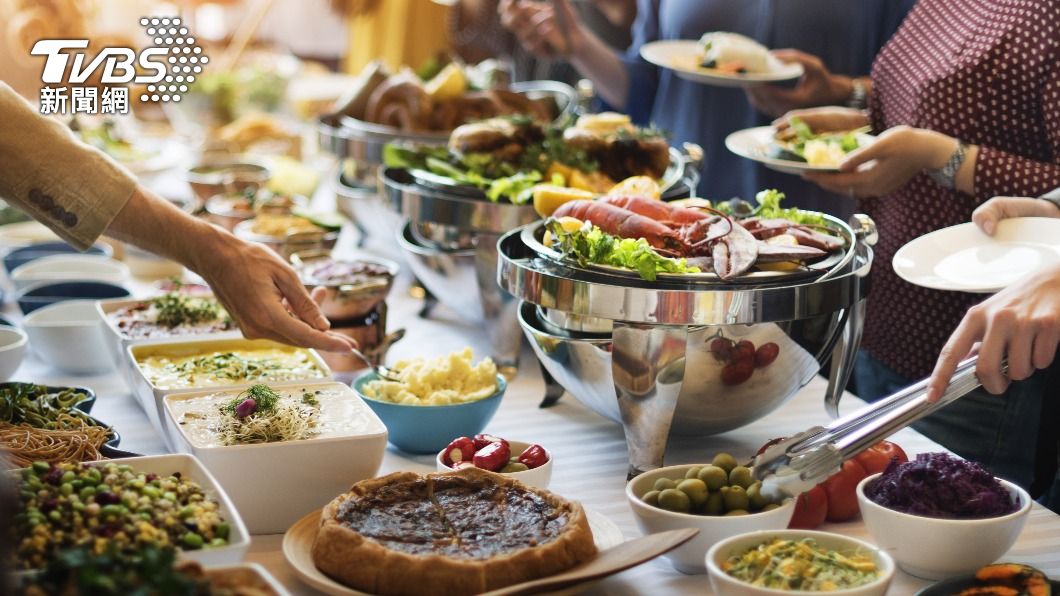 Buffet吃回本祕訣!吃到飽先嗑「2片炸物」,食慾增1.5倍變大胃王 Buffet吃回本祕訣!吃到飽先嗑「2片炸物」,食慾增1.5倍變大胃王
