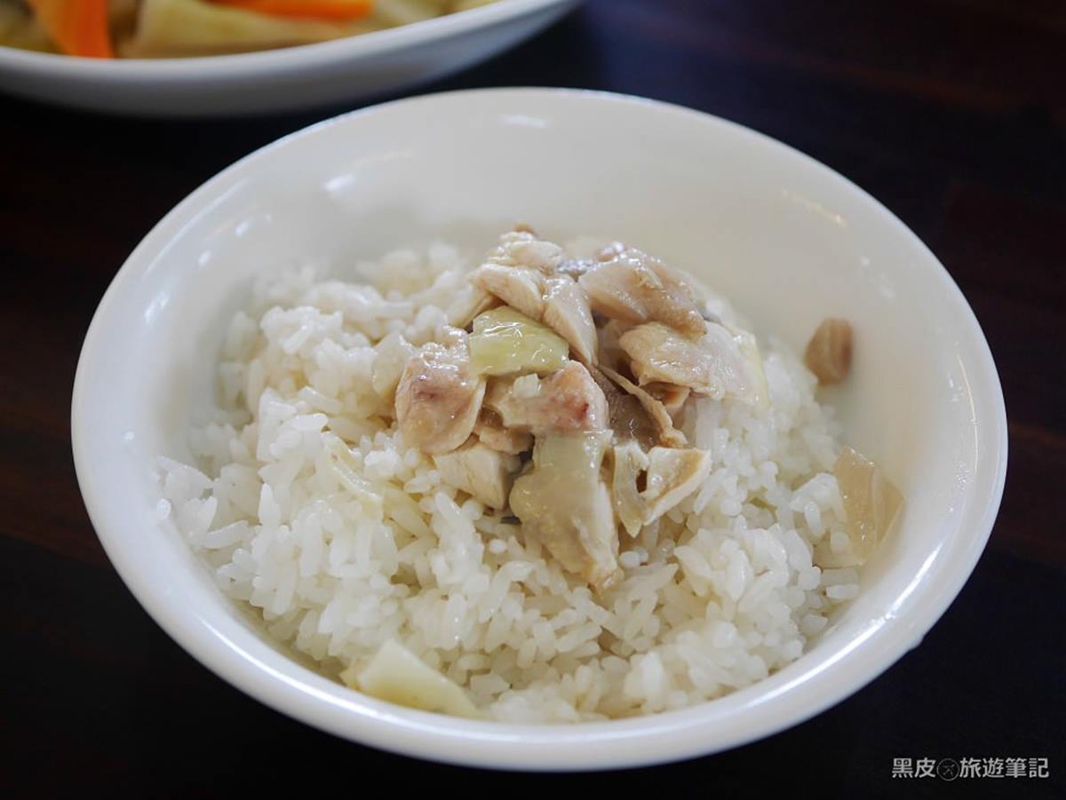 在地人激推！宜蘭隱藏版雞肉飯選用自種「合鴨米」，再淋店家親釀醬油更對味