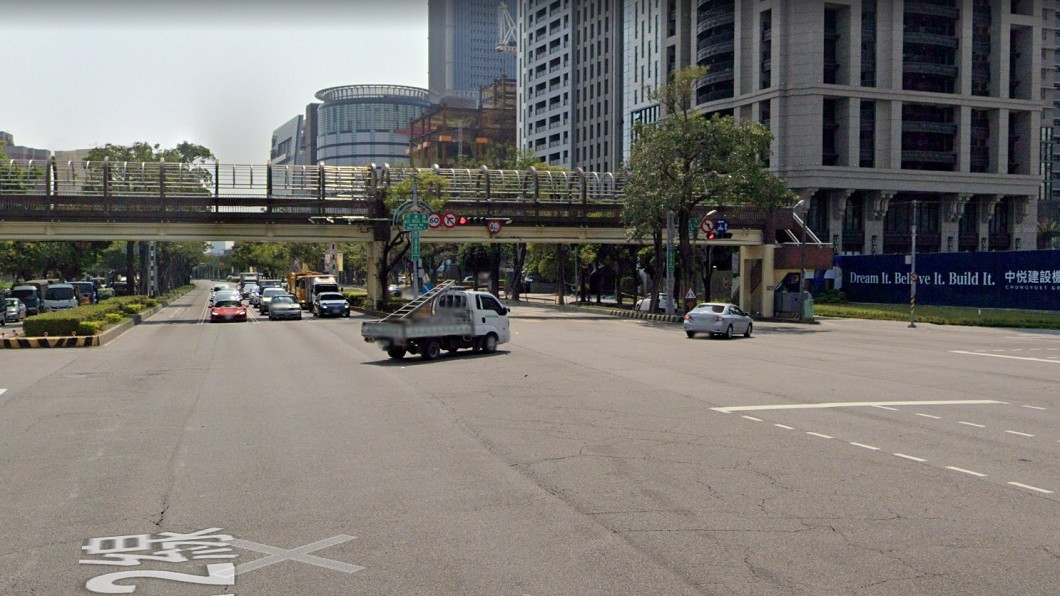 擦撞事件發生在臺灣大道與河南路交叉路口。(圖片來源/ Google Maps)