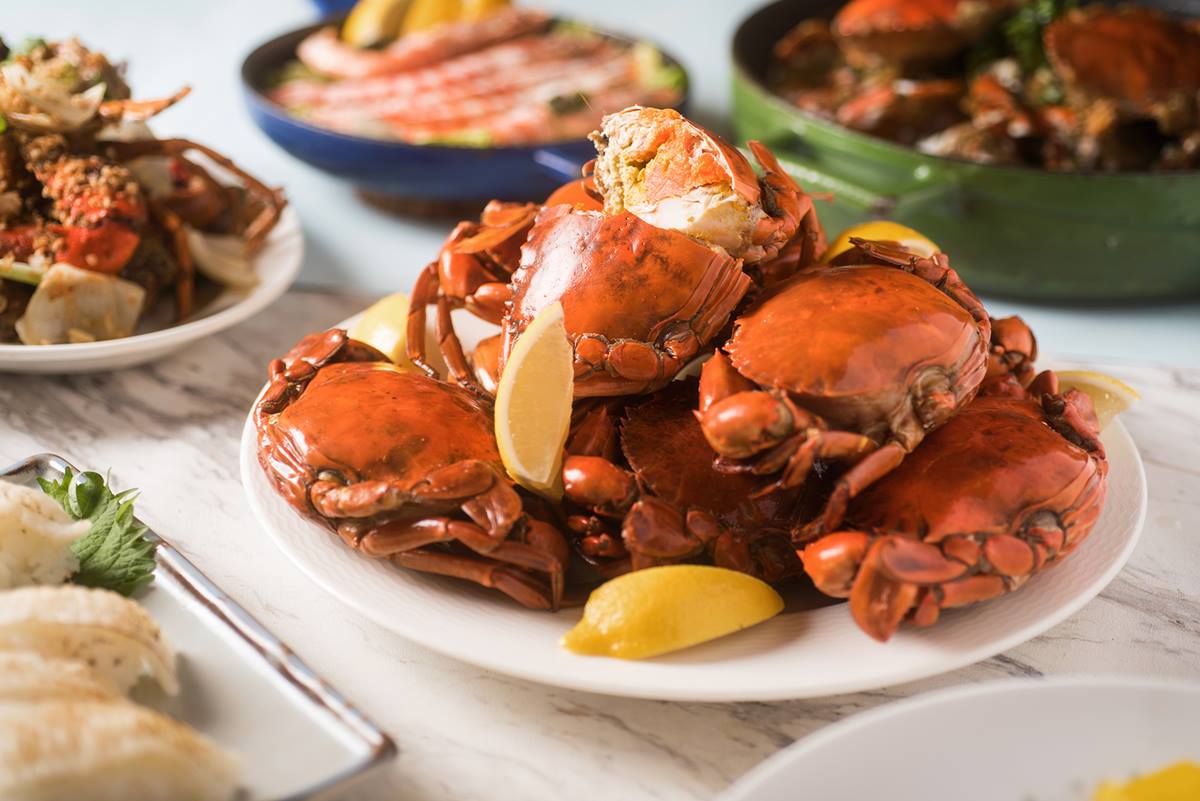 現省200元螃蟹吃到飽！超過30種飯店海鮮無限拿，加碼「整尾鮪魚」現切