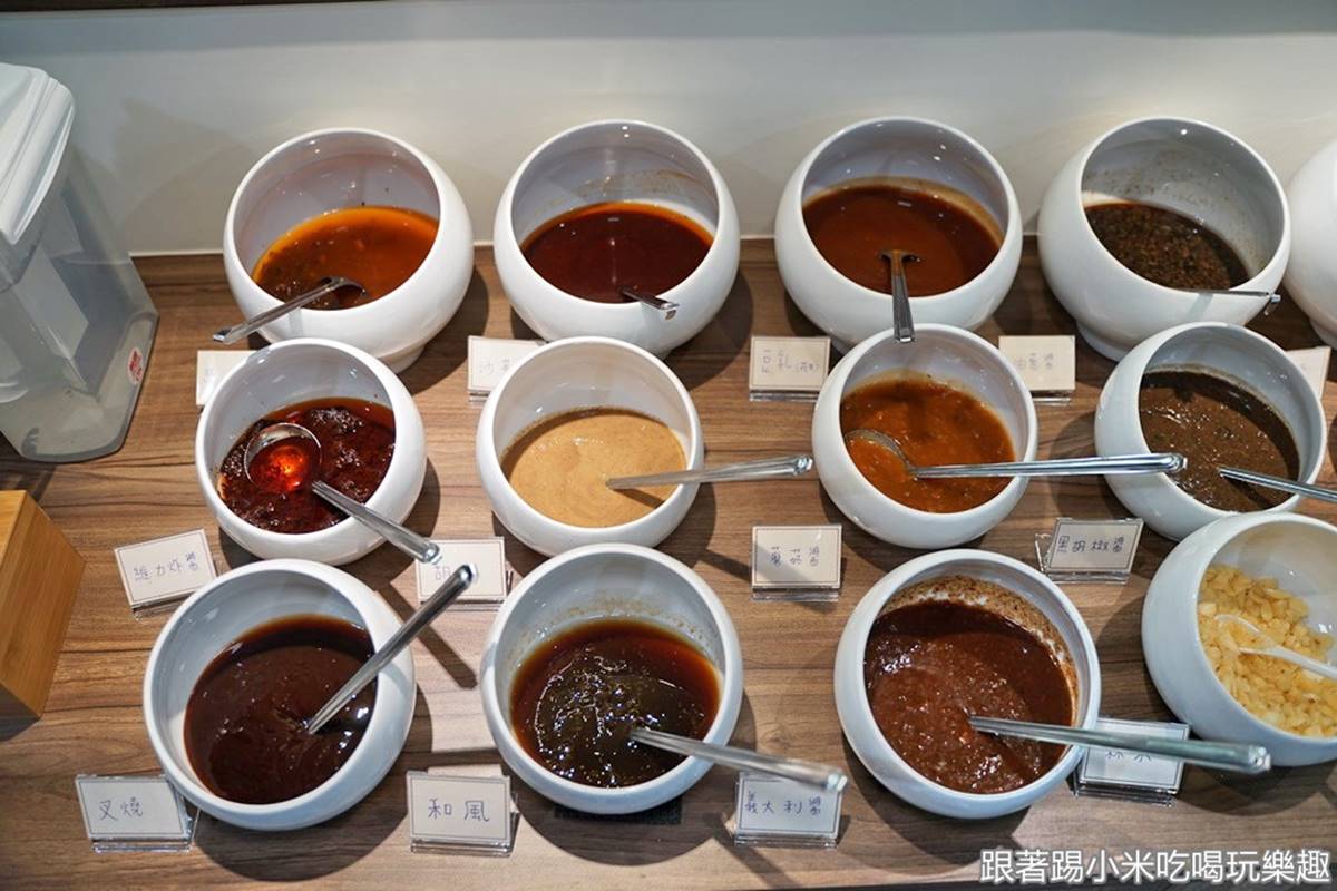 全台唯一「水餃吃到飽」在新竹，13種口味＋18種醬料乾拌麵只要189元