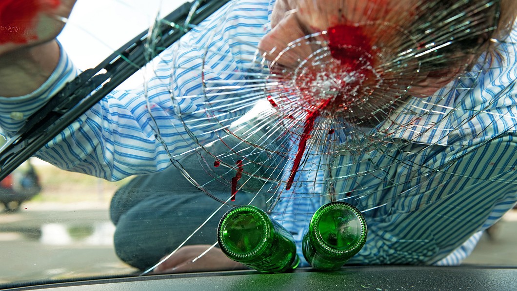 據統計，美國每年約有9,000人以上因為酒駕事故而喪生。(圖片來源/ 達志影像Shutterstock)
