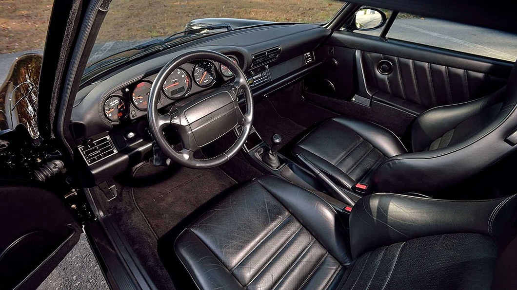 1994年的911 Turbo是最後一批964世代後驅Turbo車型。(圖片來源/ Kissimmee-Mecum)