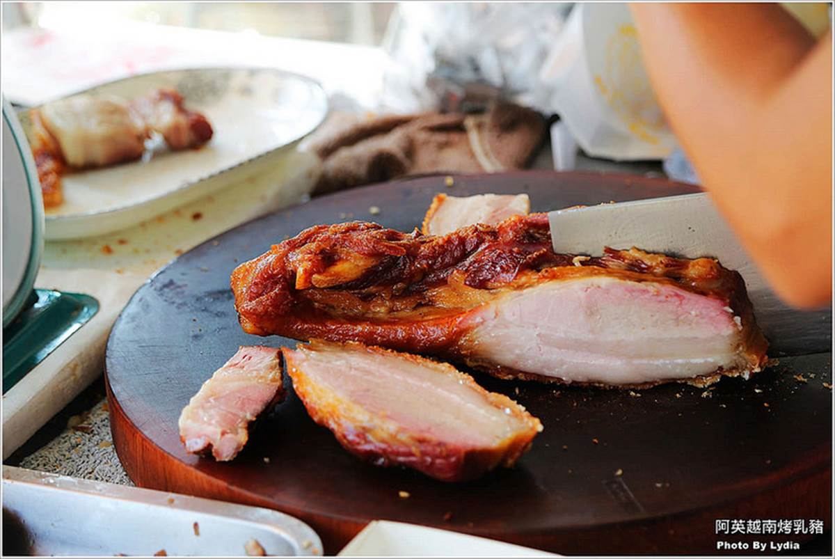 每日限量！台南「隱藏版烤乳豬」遵循越南古法醃烤，黃金比例吃得到３種層次