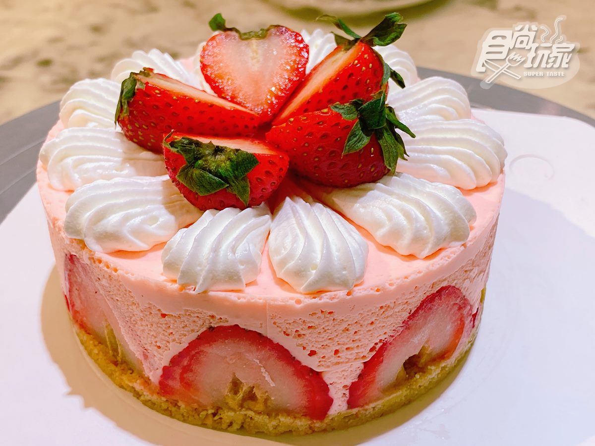 網美烘焙草莓季３夯品：夢幻粉紅系生乳酪、層層裙襬蛋糕、巨型草莓珍珠貝殼