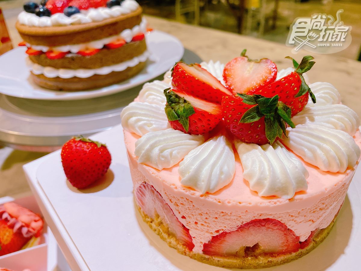 網美烘焙草莓季３夯品：夢幻粉紅系生乳酪、層層裙襬蛋糕、巨型草莓珍珠貝殼