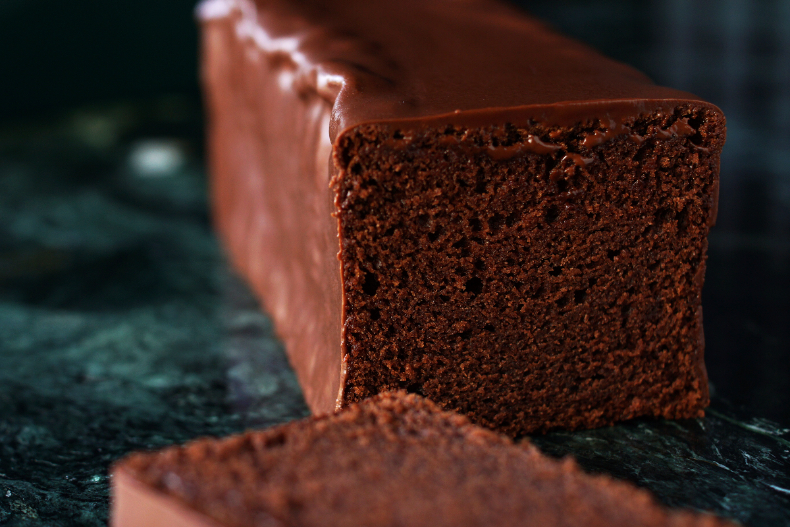 ▲全家黑巧克力旅者蛋糕