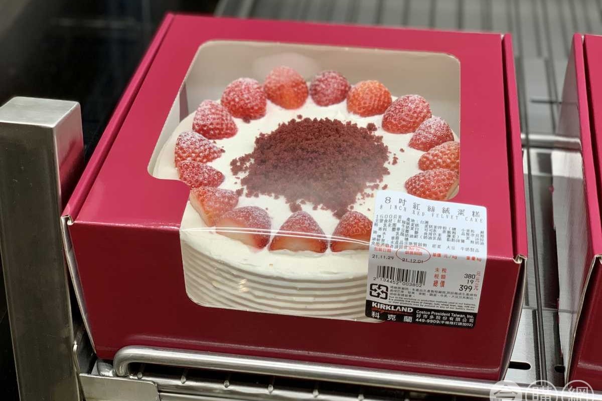 螞蟻人出動！好市多「紅絲絨蛋糕」400元有找，新鮮草莓＋奶油乳酪夾層超犯規