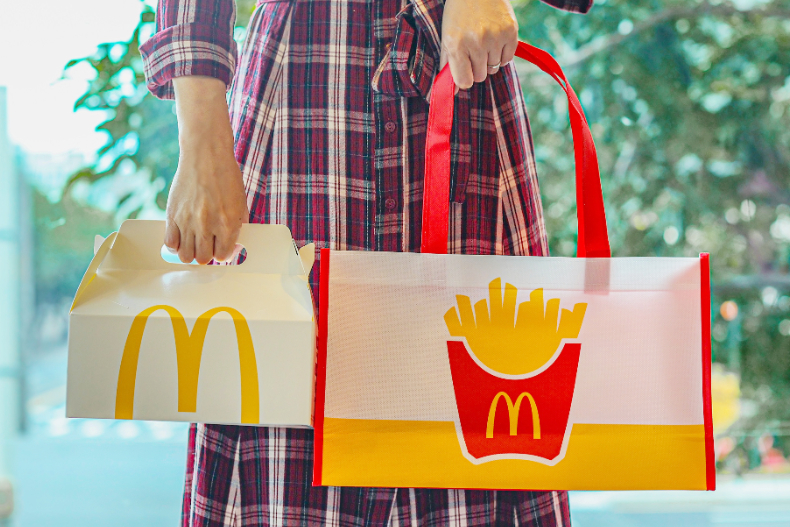 ▲麥當勞推出設計款「麥當當提袋」只送不賣
