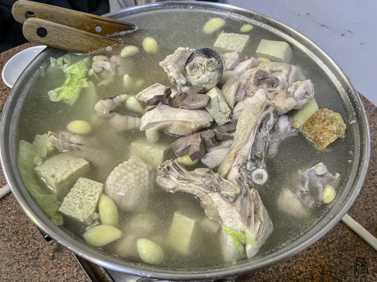 冬天暖胃！台南進補美食內行人必點「胡椒白菜雞」，乾炒三杯雞重口味會愛