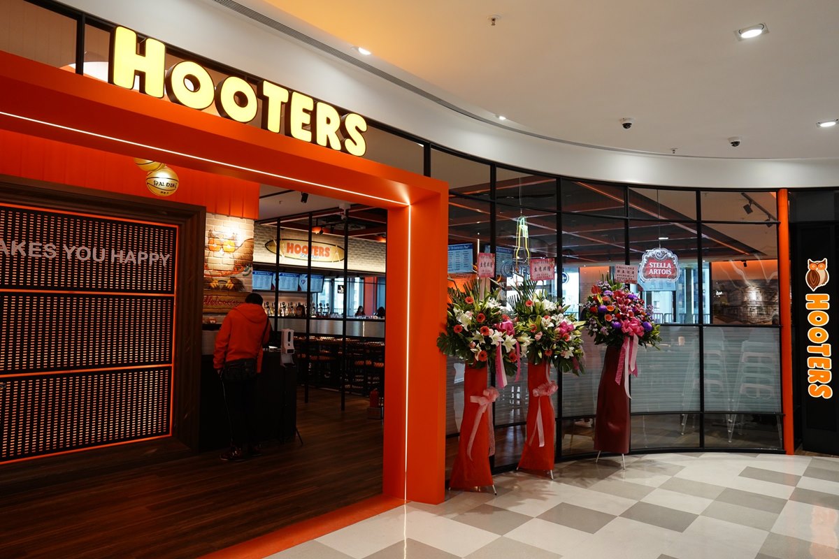 Hooters進軍竹北遠百！必嗑辣雞翅、豬肋排，還有親子互動遊戲、兒童餐