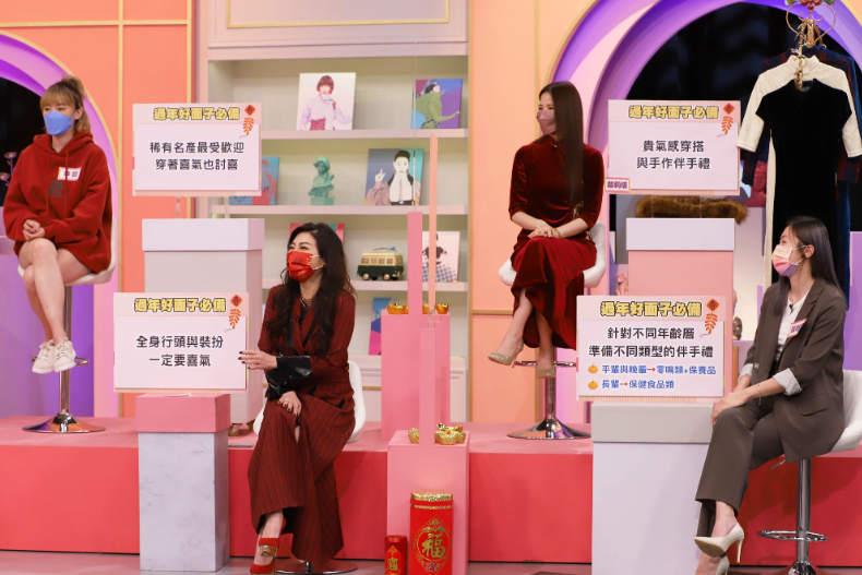 ▲女大來賓(由左至右)：李懿、 王彩樺、蘿莉塔、張棋惠