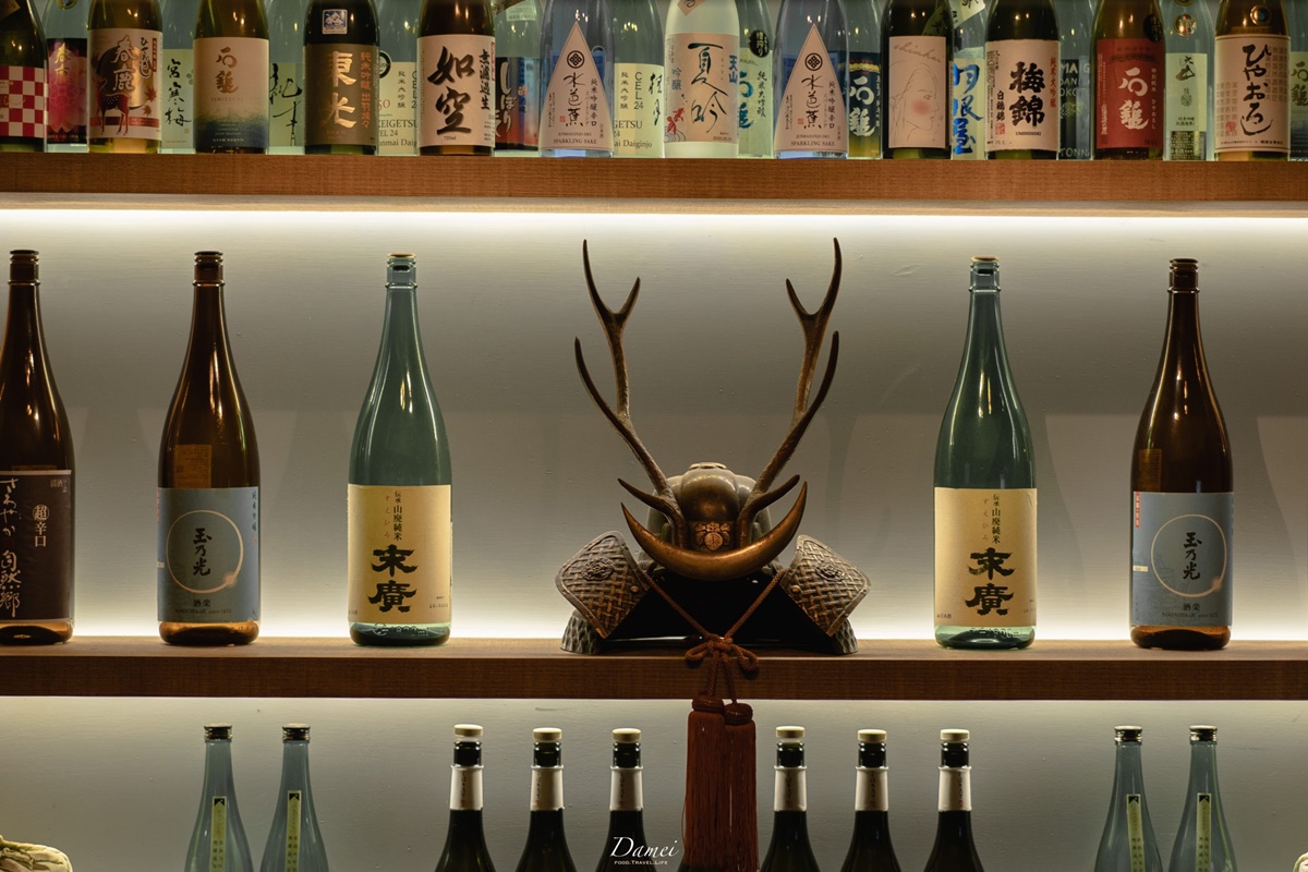 打卡仙女棒調酒！台南「武士主題酒吧」藏在日式宿舍裡，和服調酒師專屬服務
