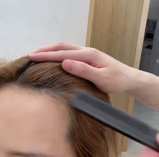 韓國大熱「胎毛剪」秒遮額頭禿！髮型師教你2步驟DIY自己剪，零技巧也學得會