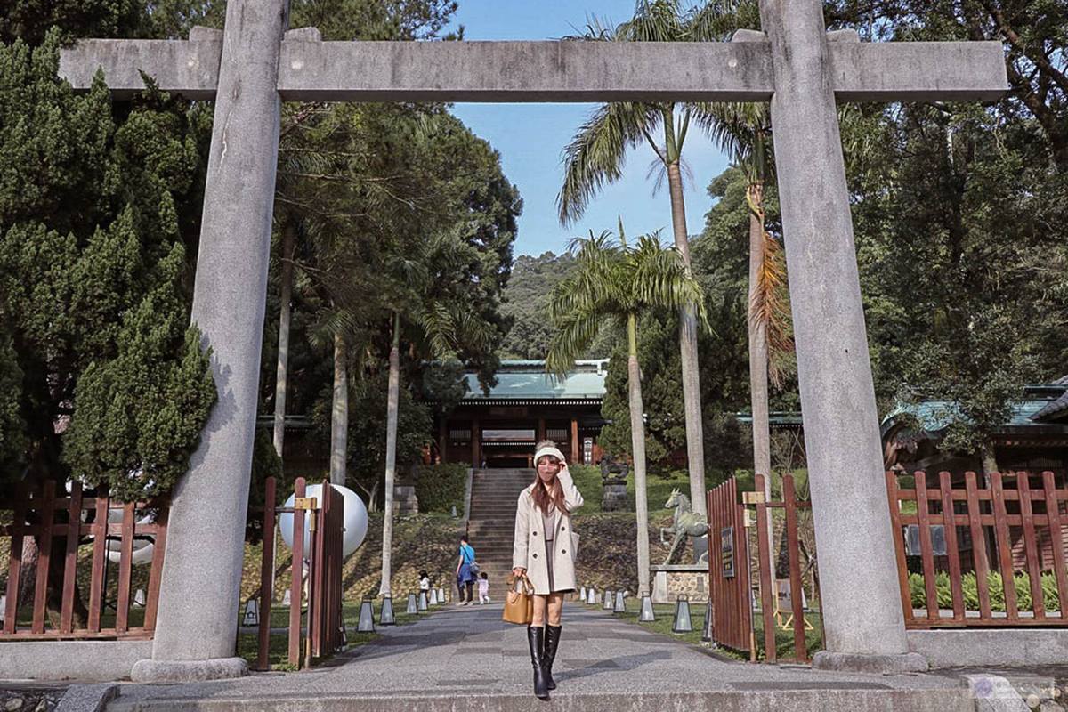 桃園新景點入夜更美！巨型月球降落「日本神社」，還有全台唯一「花手水舍」