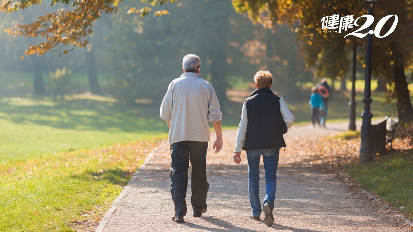 走路防慢性病、降死亡率！權威研究：60歲以上每天6000步、60歲以下這個步數最佳
