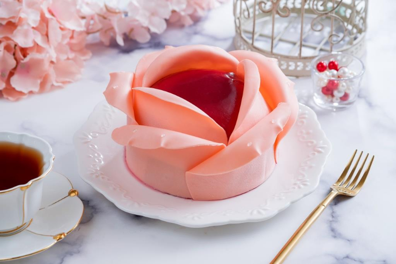 ▲「法布甜頂級玫瑰花蛋糕」打造絕美花型