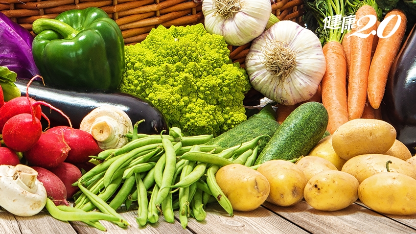 生吃恐害到自己的9食物！不是每種蔬菜都能生食 恐害腹瀉嘔吐、胸口灼熱甚至中毒