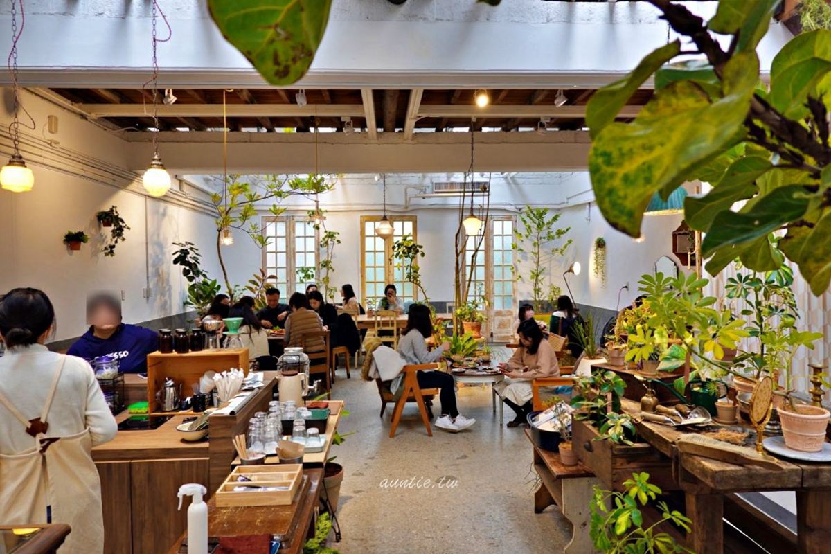 都市裡的綠洲！台北７間森林系餐廳：純白玻璃屋、汽車吧檯、溫室花園咖啡廳