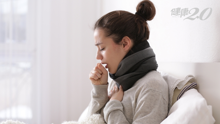反覆發燒？喉嚨爆痛狂咳嗽？咳嗽有痰？喘不過氣？營養師詳解確診飲食禁忌 