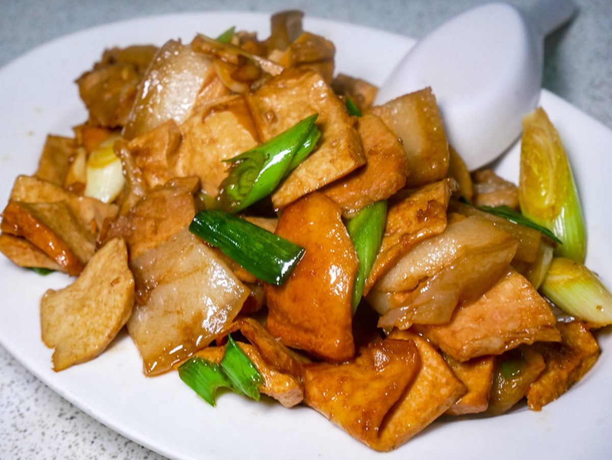 知名作家都說讚！60年眷村菜必嗑超下飯「回鍋肉」，２種台灣米內用無限吃