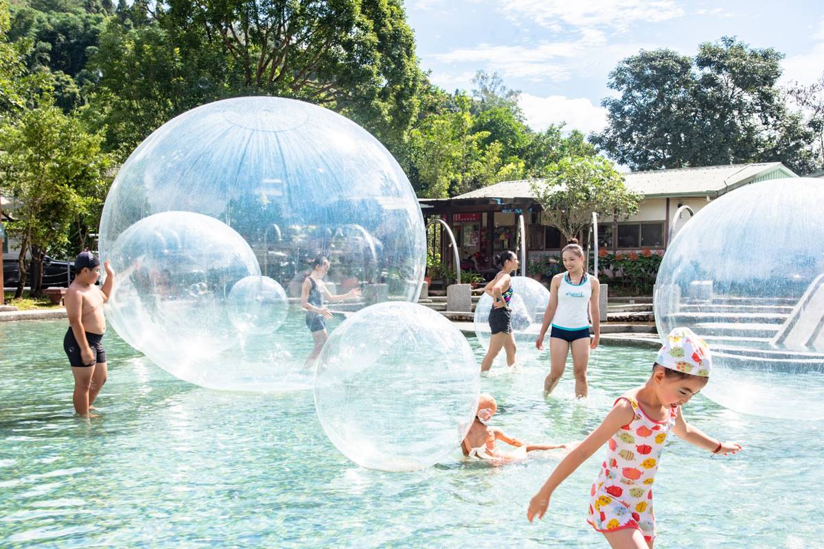 免費玩水景點＋１！南投「親水公園」重新開放，美拍巨型泡泡球、逛假日市集