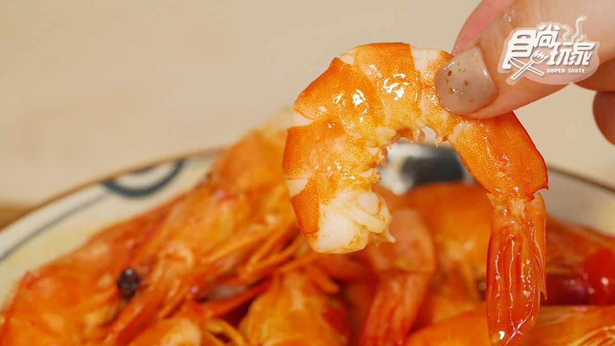開箱全聯蝦料理！「麻辣泰國蝦」吃得到濃濃蝦膏，「酸辣白蝦」冷熱吃都適合