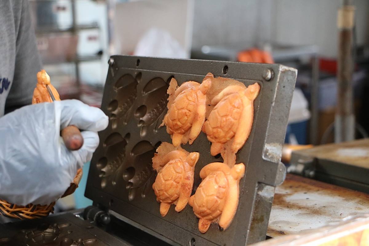 沒吃別說你去過！小琉球５大特色美食：琉球炸粿、柴燒桑葚冰、超萌海龜燒
