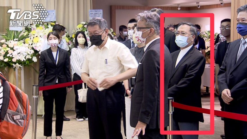 台北市副市長蔡炳坤驚傳中風！柯文哲問「你左手舉得起來嗎？」秒判中風急送醫