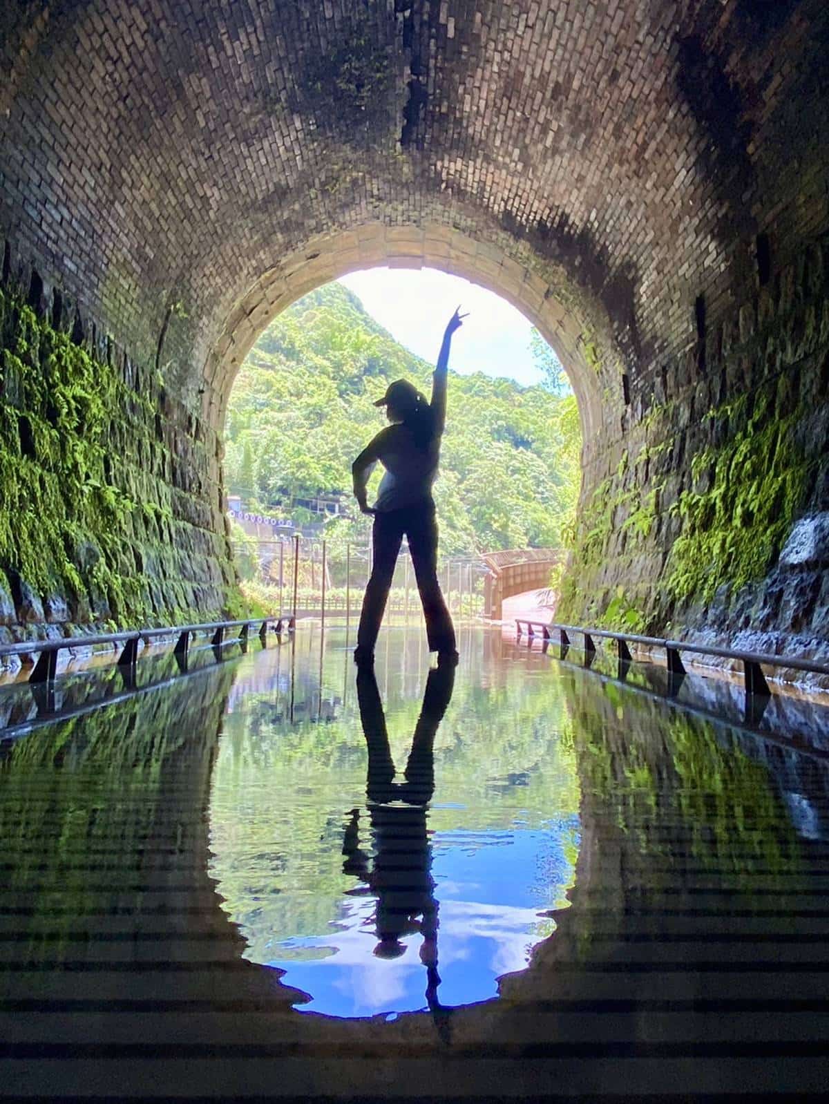 如《神隱少女》隧道！「三貂嶺自行車道」時隔37年重開放，打卡絕美鏡面水池