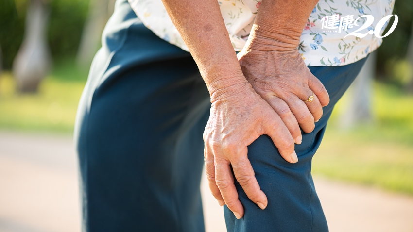 慢走也能保養膝蓋！醫曝2關鍵預防「退化性關節炎」這樣做延緩退化、延續膝蓋壽命
