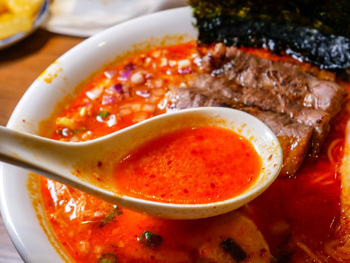 營業到凌晨！台北「平價拉麵」150元就能吃，重口味必點辣味肉醬口味