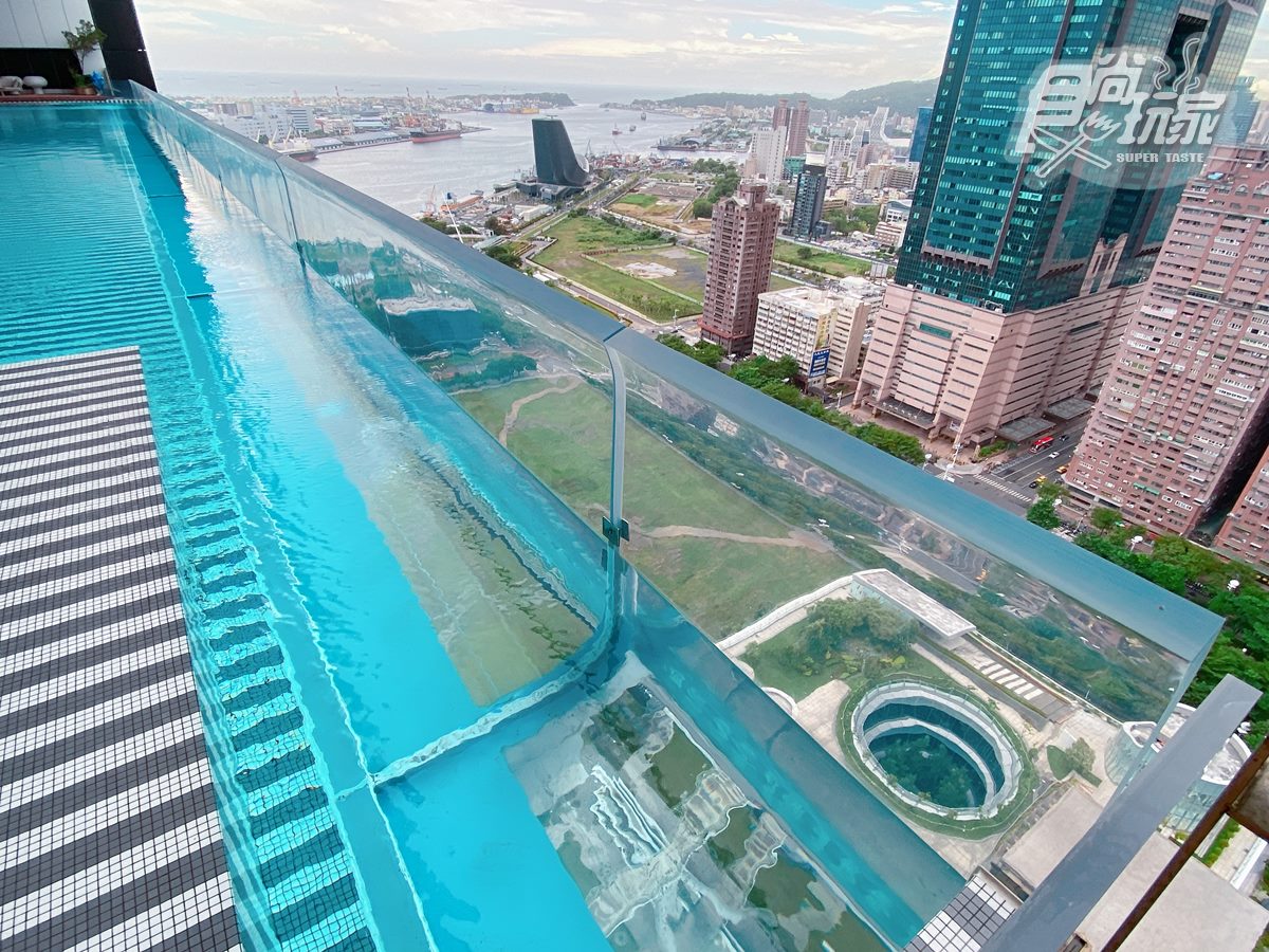 全台唯一高空透明泳池！最新網美飯店５亮點：泡澡看85大樓、動物造型米其林餐
