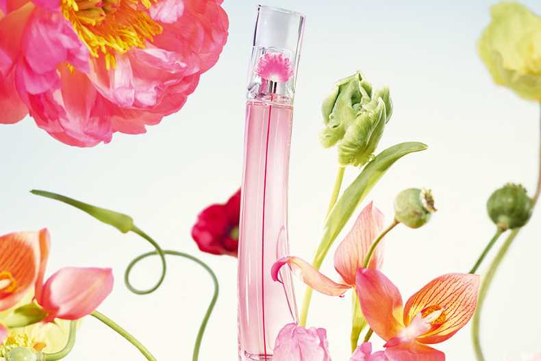 2022香水推薦！澄淨白花、木質辛香，20款香氛＋3個噴香水秘訣讓你留香更持久