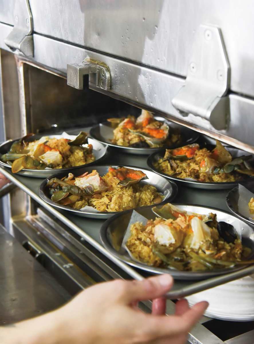 台南最有名「紅蟳米糕」是它！肥滿蟹黃、螃蟹鋪滿每桌必點，好吃祕訣大公開