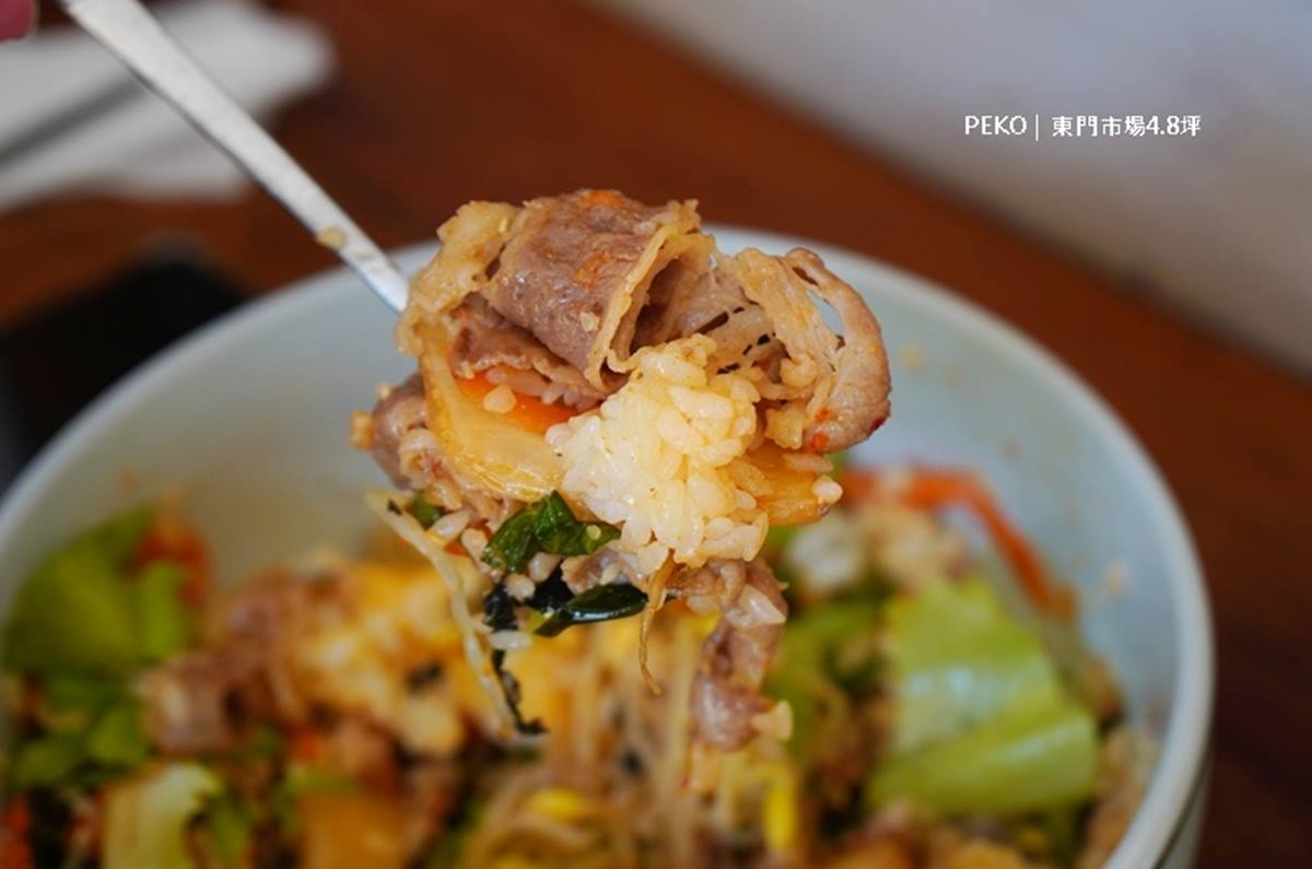 新竹最強芋頭米粉湯！東門市場６必吃：爆量炸魚山、魚板湯喝到飽、九宮格餐