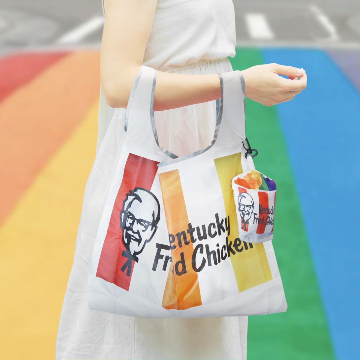 就是明天！肯德基免費爽拿「KFC彩虹環保提袋」，可愛吊飾展開變成彩虹配件