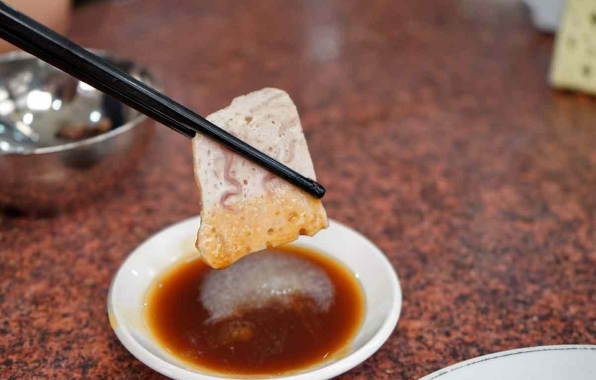 摃丸之王壘球大「摃丸筋」！新竹老店「隱藏美食」內行才知，切片Q彈有嚼勁