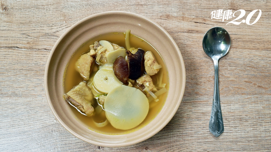 補充維生素D就喝這碗湯 預防肌少症、提升免疫力