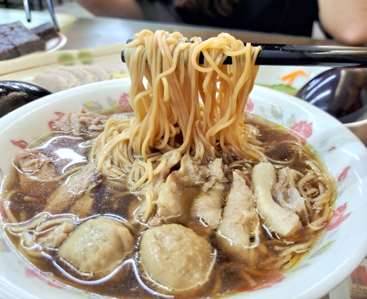 不是美食沙漠!雲林虎尾5銅板小吃:1元地瓜球、10元滿料湯、一甲子麵線 不是美食沙漠!雲林虎尾5銅板小吃:1元地瓜球、10元滿料湯、一甲子麵線