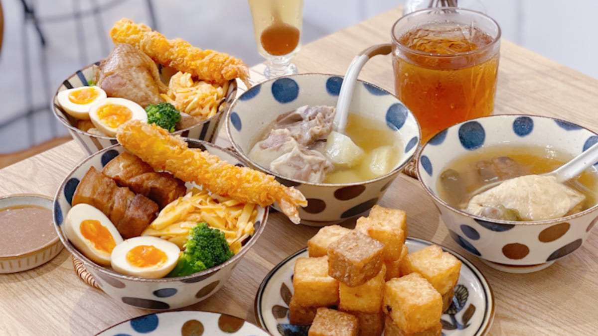 「屋裏的湯」主打藥膳湯、鹹粿等傳統台灣味。（圖片來源：傻妞吃台南）