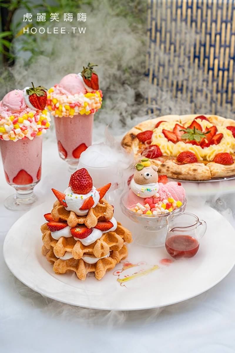 上桌先拍夢幻乾冰秀！高雄4.8分「度假風餐廳」推草莓全餐，現擀披薩鋪滿滿草莓
