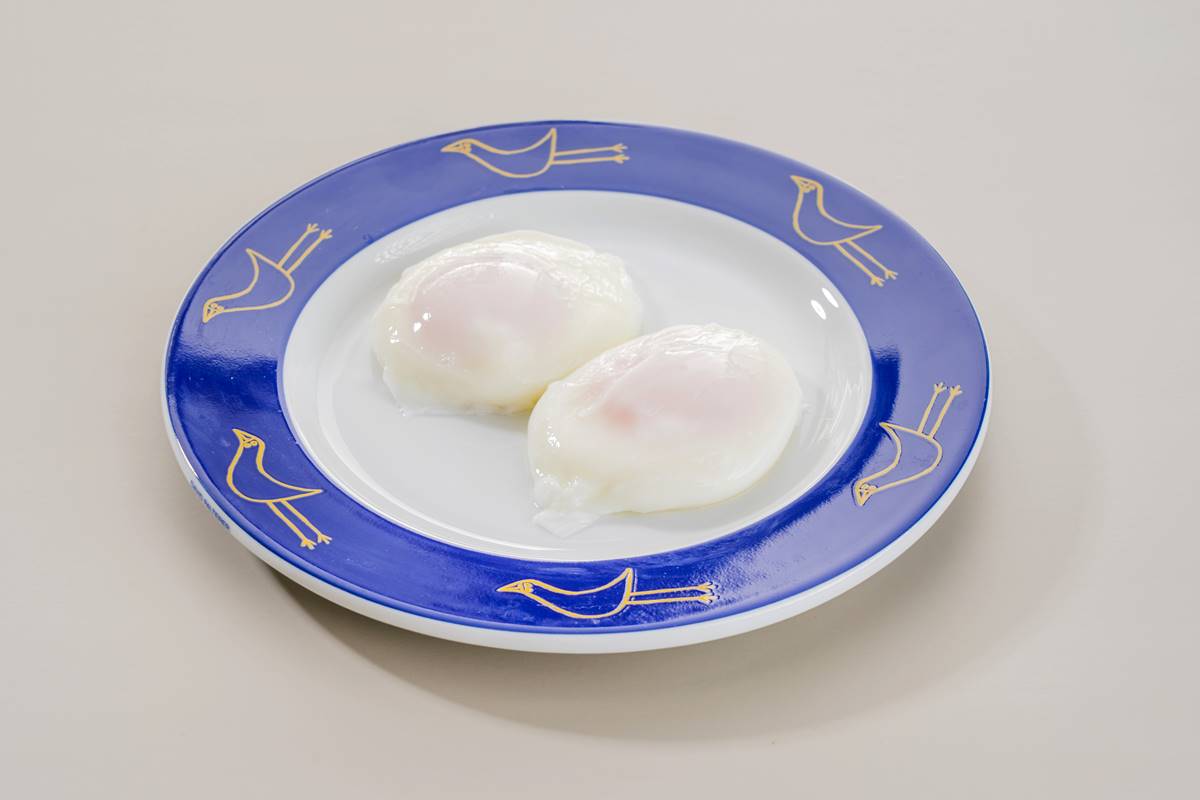 如何煮出完美水波蛋？形狀漂亮不牽絲，祕密就在加廚房都有的「１樣東西」