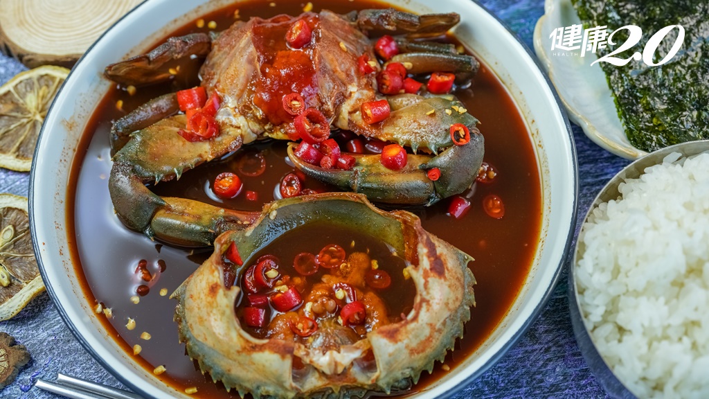 韓式醬油蟹、生醉蟹好吃？高濃度料酒、辣椒無法殺死寄生蟲！這2類人不宜多吃蟹