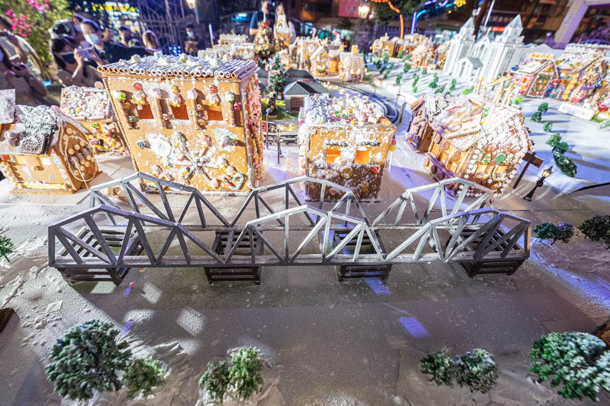 「全台最大薑餅城市」在這！超過70棟薑餅屋＋９大燈飾，連續２週逛耶誕市集