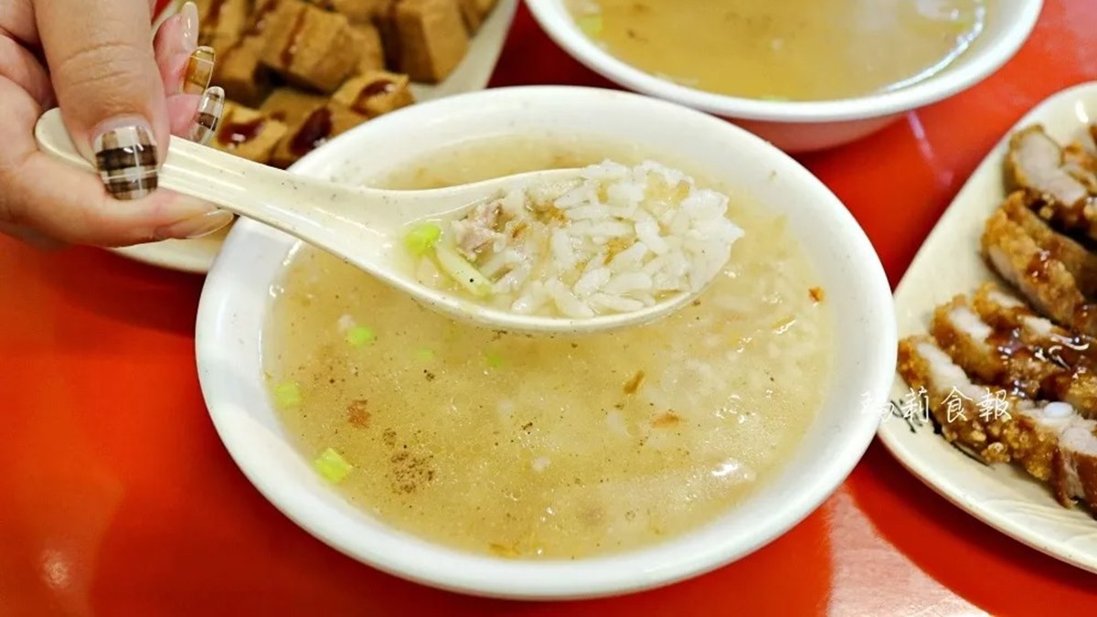 年度最強抗漲美食!6佛系銅板小吃:45元蝦仁炒飯、65元爆量雞塊、10元串燒 img