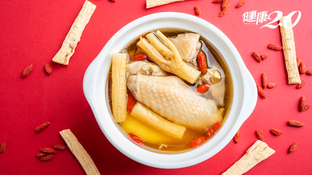 國人最愛7種雞湯！營養師點名這碗雞湯「低脂高蛋白」 雞湯這樣喝改善免疫力、抗氧化、補鐵又補鋅