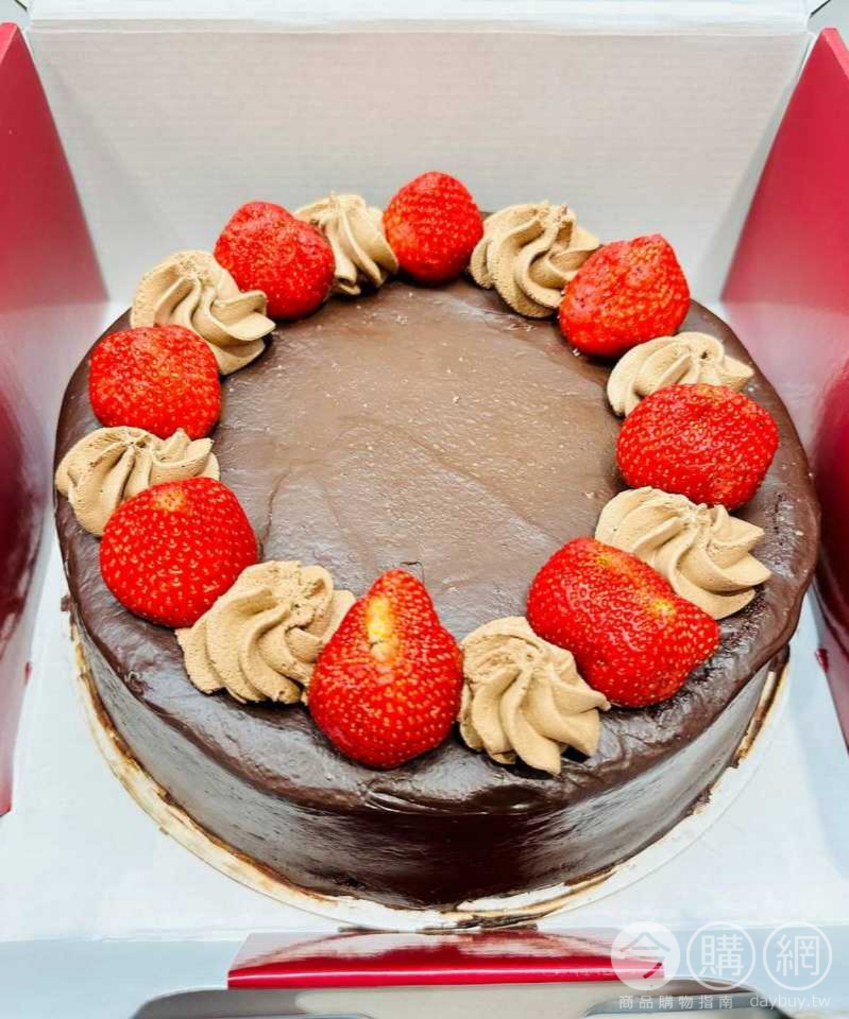 巧克力草莓蛋糕摄影图高清摄影大图-千库网