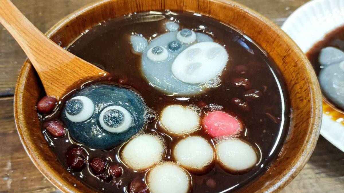 龍貓造型手工湯圓搭配紅豆湯，是IG超夯的特色餐點。（圖片來源：饗食客棧。淘氣猴VS肥獅子的旅食天堂）